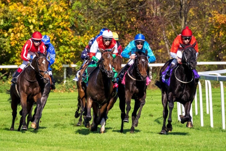 Tracking Jockeys: In-Play Betting Based on Performance